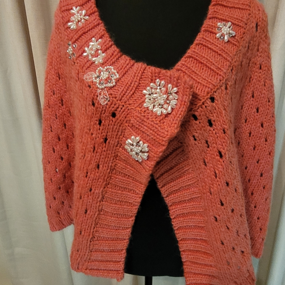 Cozy And Sexy. Coral Sweater with Floral Embellishments, M, ONE BUTTON AT TOP